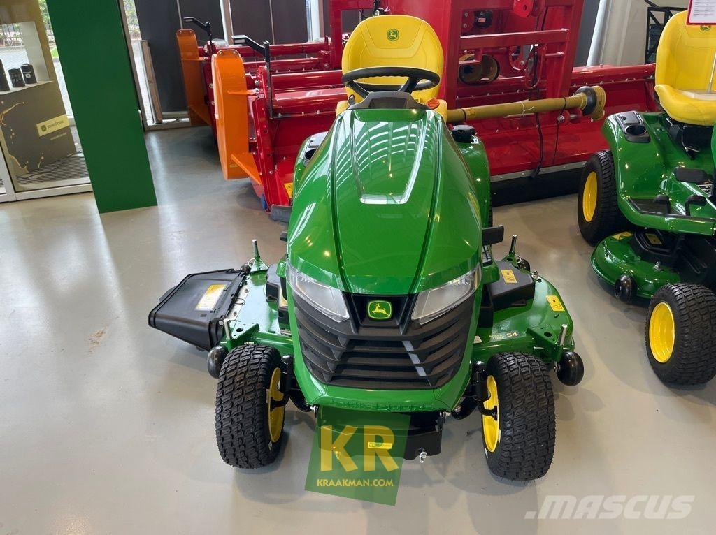John Deere X380 Riding mowers