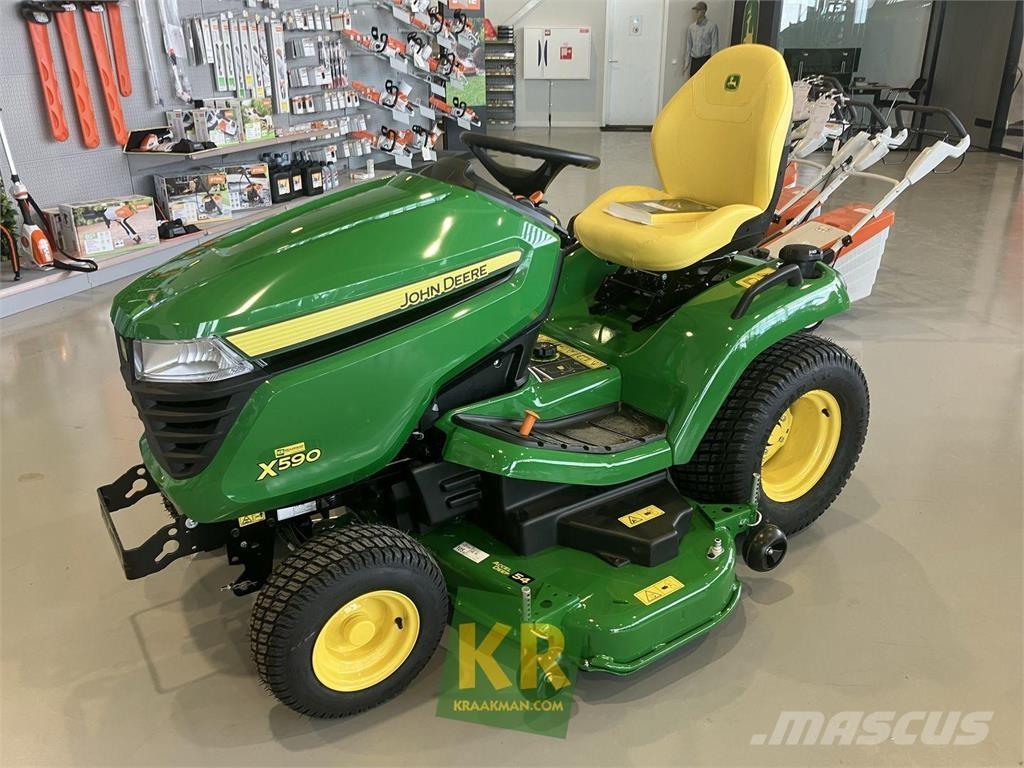 John Deere X590 Riding mowers