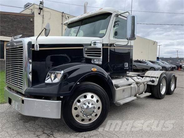 Freightliner 122SD Prime Movers