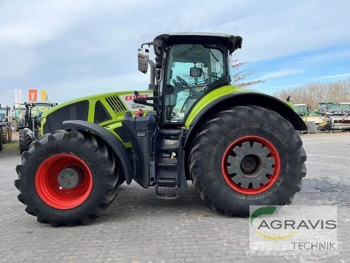 CLAAS AXION 950 CMATIC Tractors