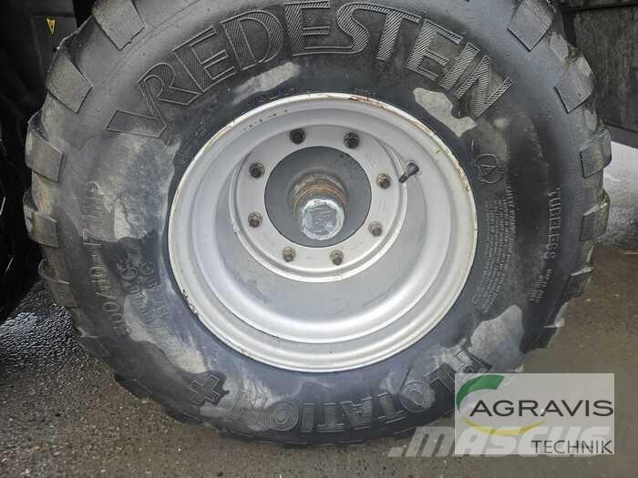 CLAAS QUANTUM 3500 P Self-loading trailers