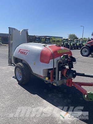 DIA POLY 7V 1000 Trailed sprayers