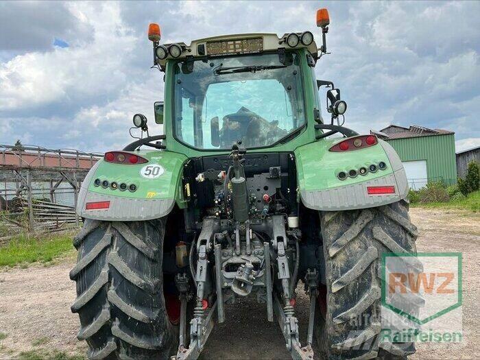 Fendt 718 Vario Tractors