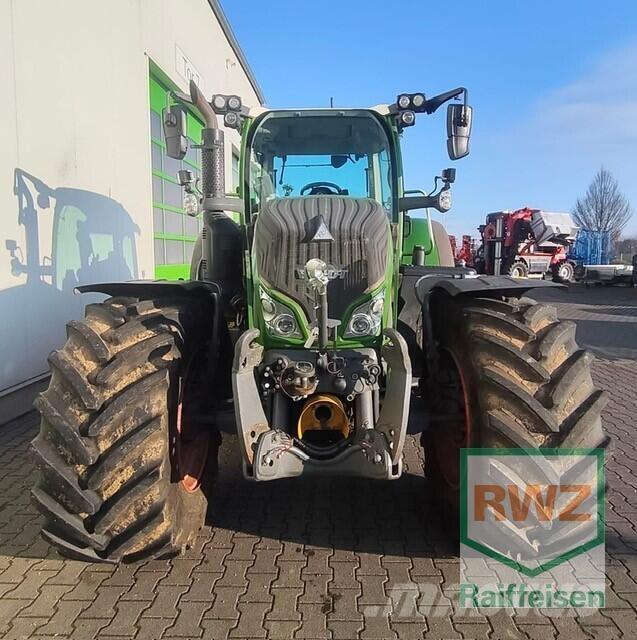 Fendt 724 Vario Tractors
