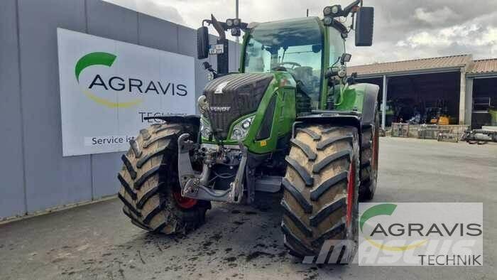 Fendt 724 VARIO S4 Tractors