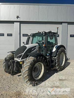 Valtra N134 H5 Tractors