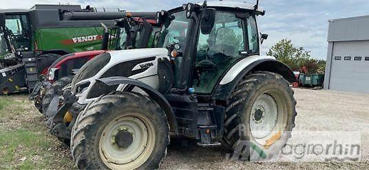 Valtra N135D Tractors