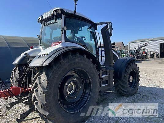 Valtra T215A Tractors