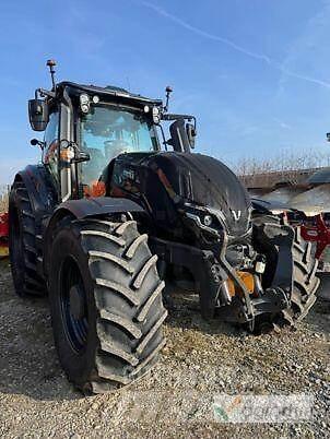 Valtra T235 Diect Tractors