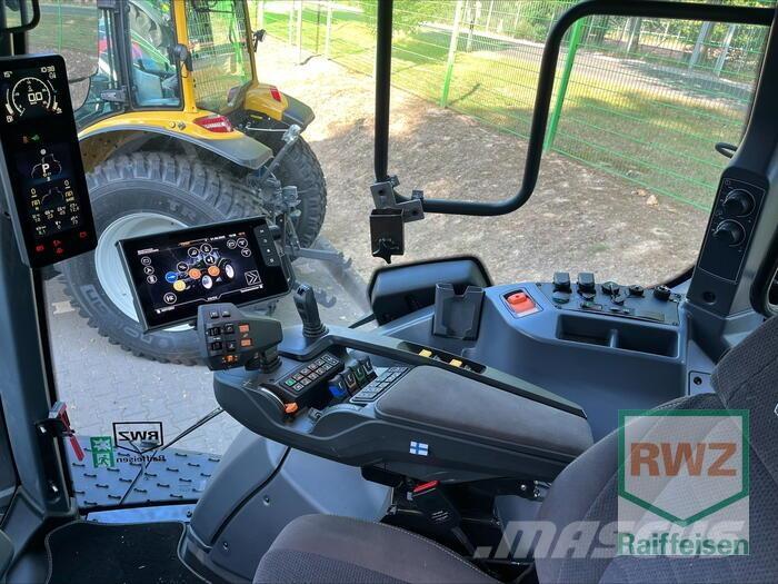 Valtra T255Versu Tractors