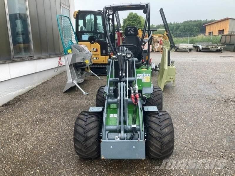 GiANT G 1200 Skid steer loaders