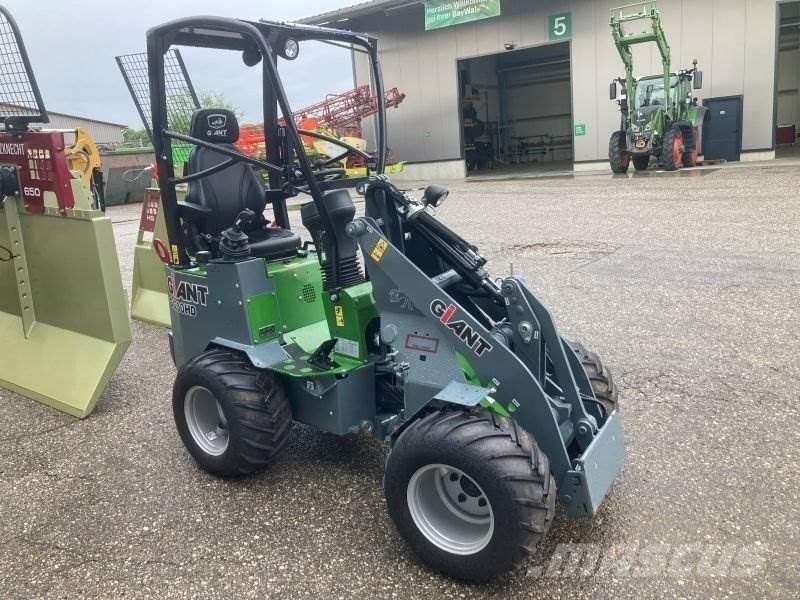 GiANT G 1200 Skid steer loaders