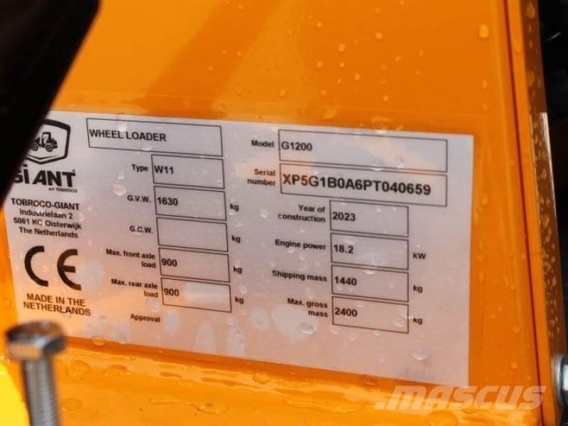 GiANT G 1200 Skid steer loaders