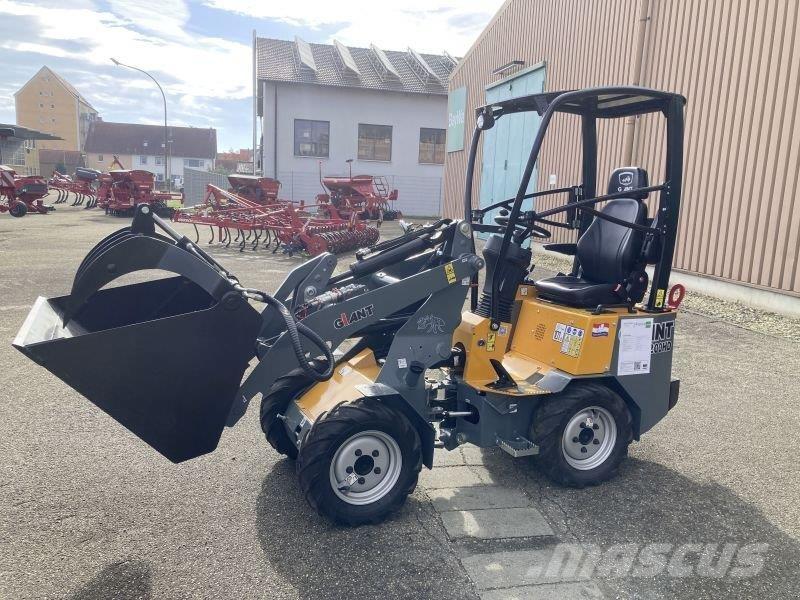 GiANT G 1200 Skid steer loaders