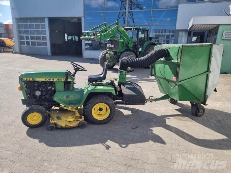 John Deere 332 Compact tractors