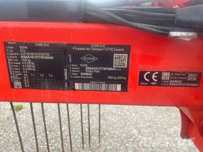 Kuhn GA 9032 Windrowers