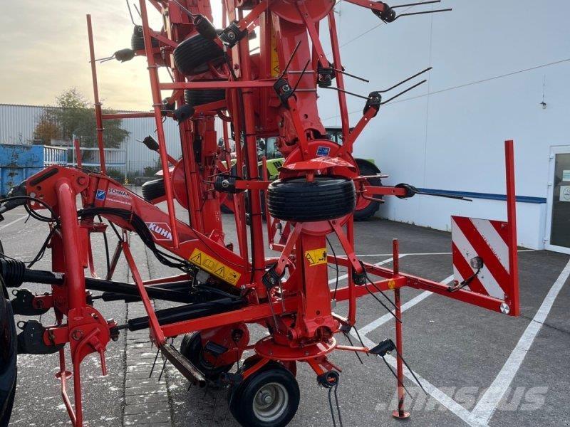 Kuhn GF 8702 Rakes and tedders