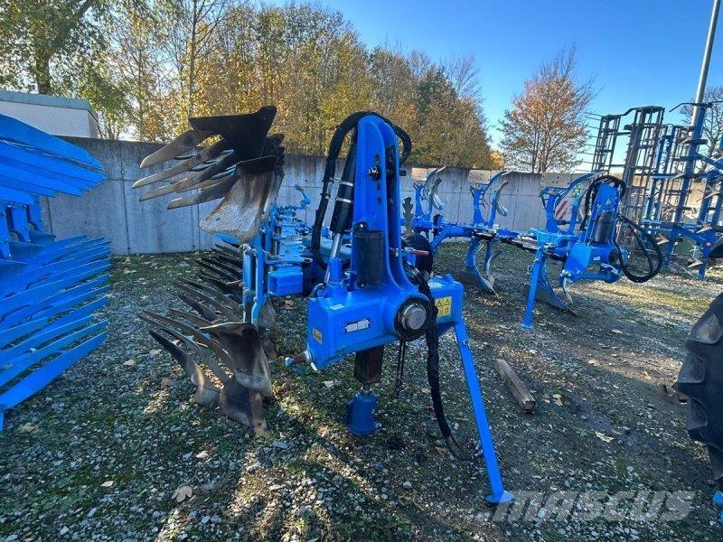 Lemken Juwel 8 Ploughs