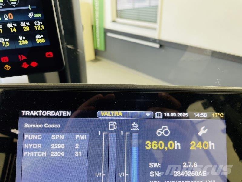 Valtra Q305 Tractors
