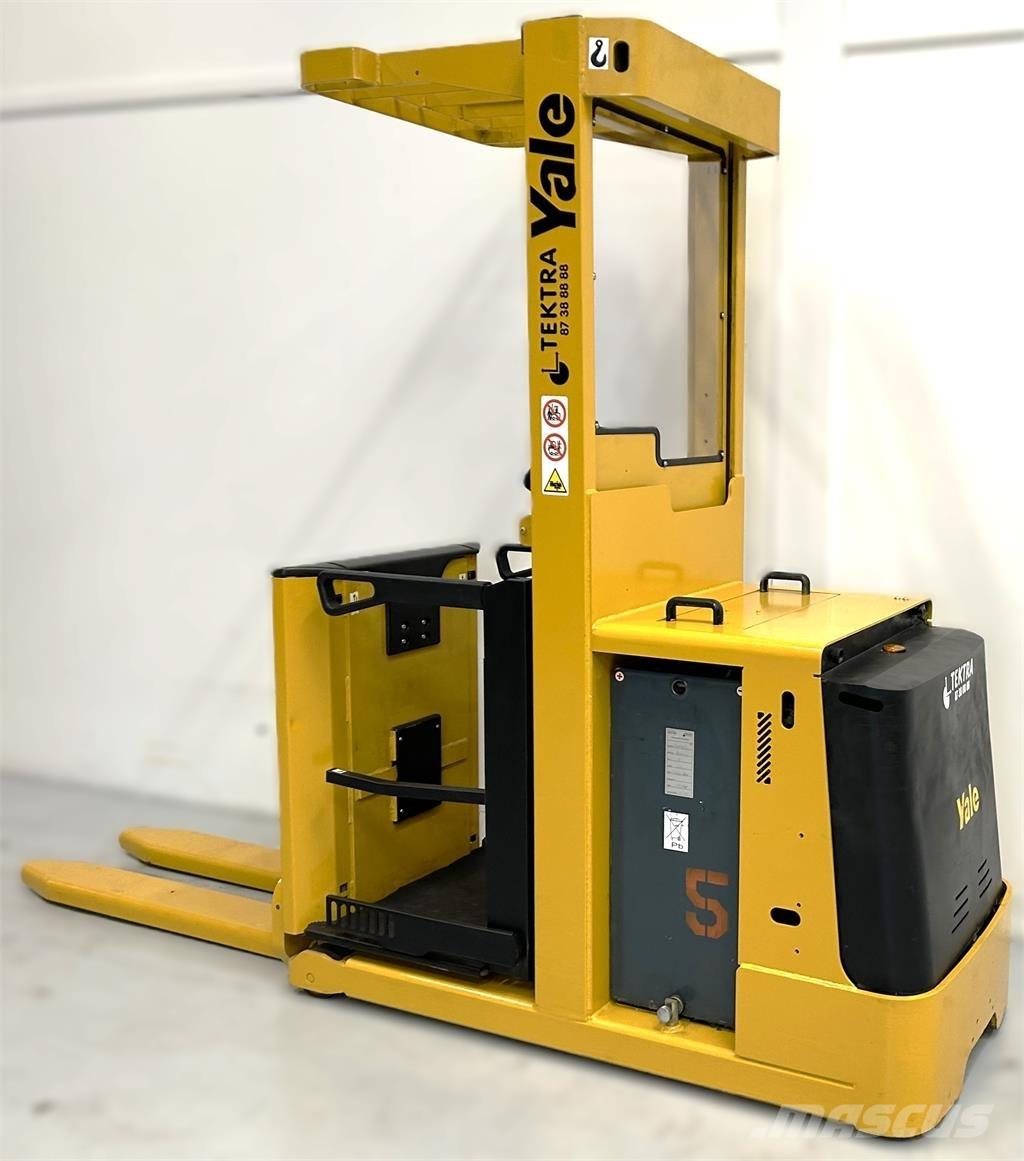 Yale MO10E-SL Medium lift order picker