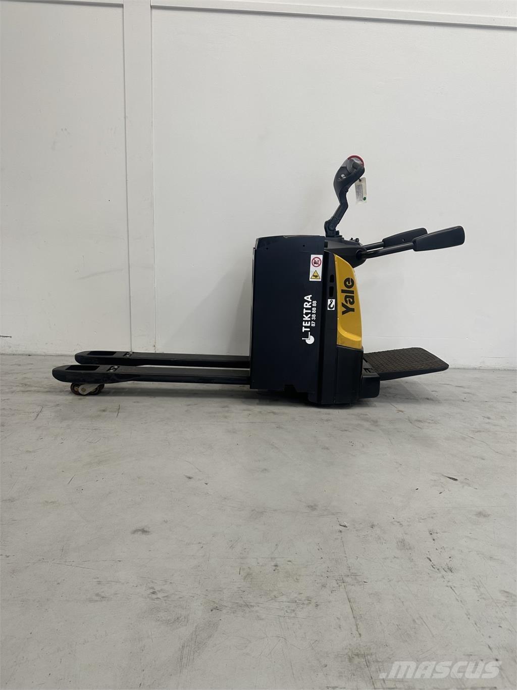 Yale MP20X-E843 Low lift with platform