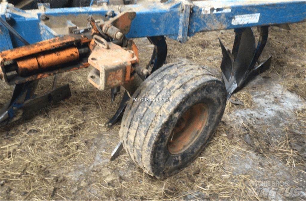Bonnel 450 Ploughs