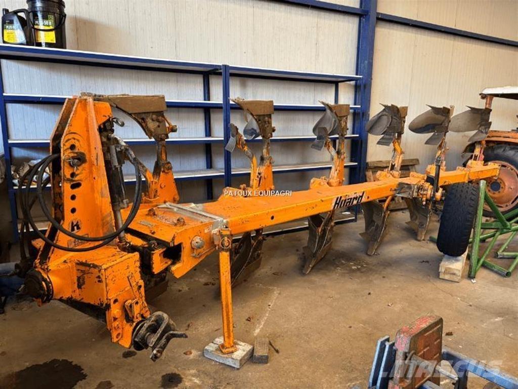 Huard C0410 Ploughs