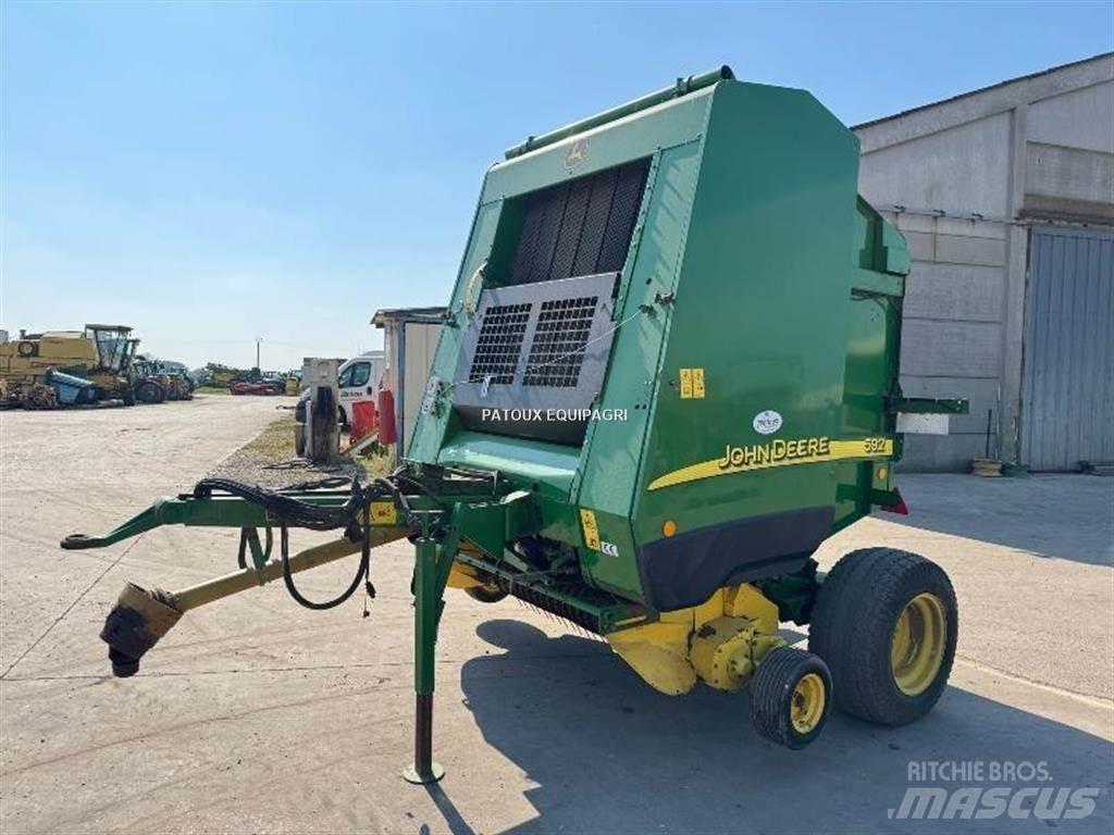 John Deere 592 Round balers