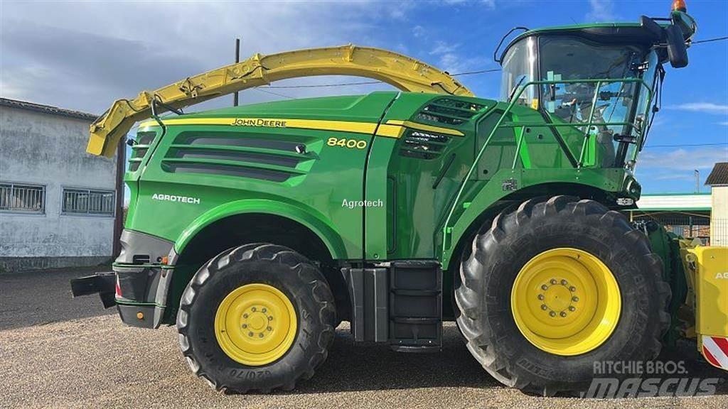 John Deere 8400 Forage harvesters