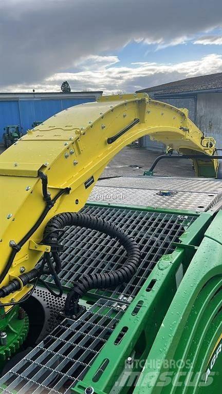 John Deere 8400 Forage harvesters
