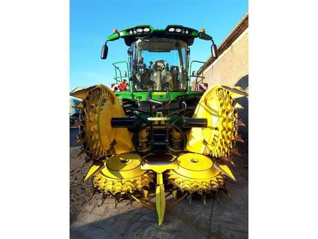 John Deere 8400 Forage harvesters
