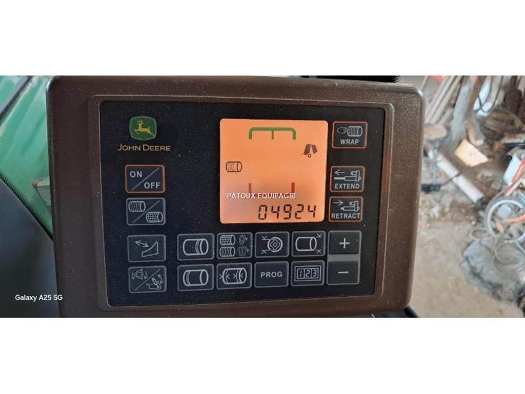 John Deere V461M Round balers
