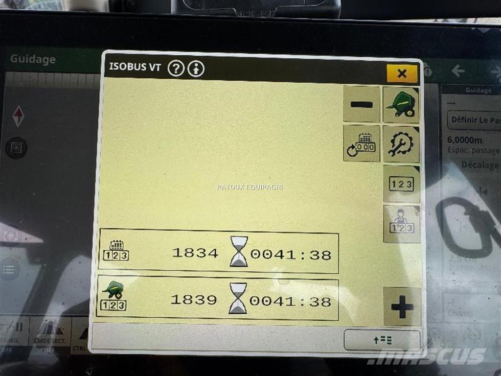 John Deere V461R Round balers