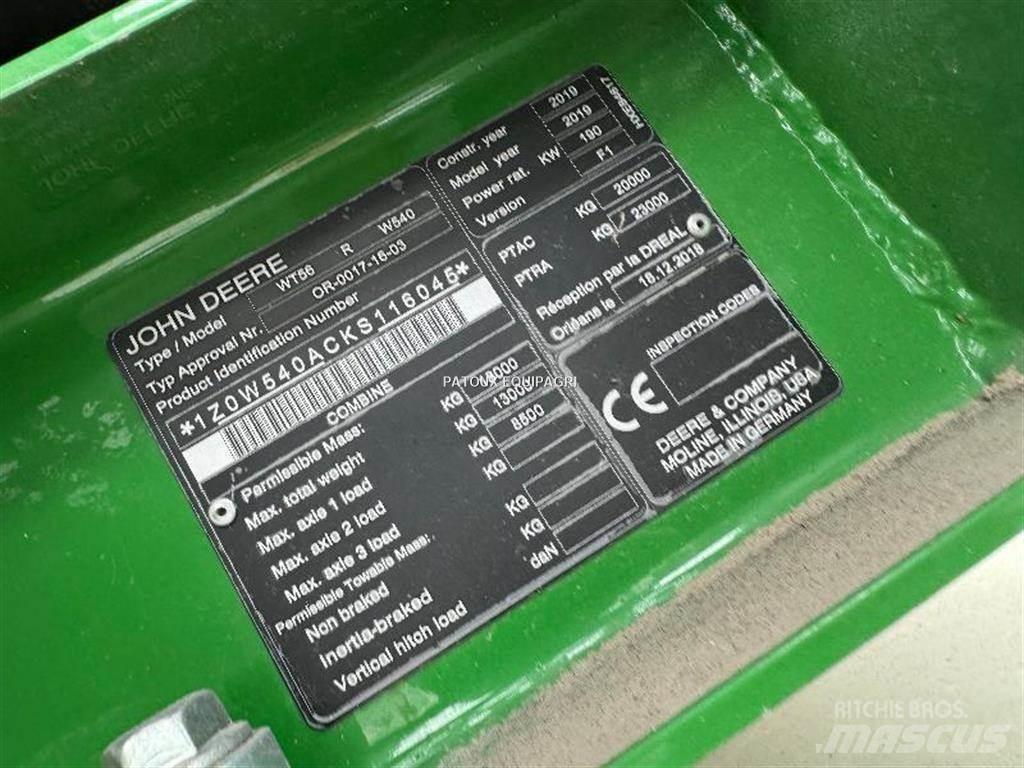 John Deere W540 Combine harvesters