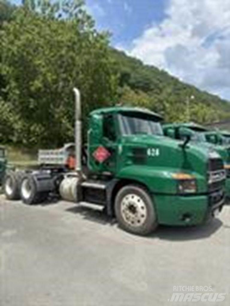 Mack AN64T Prime Movers