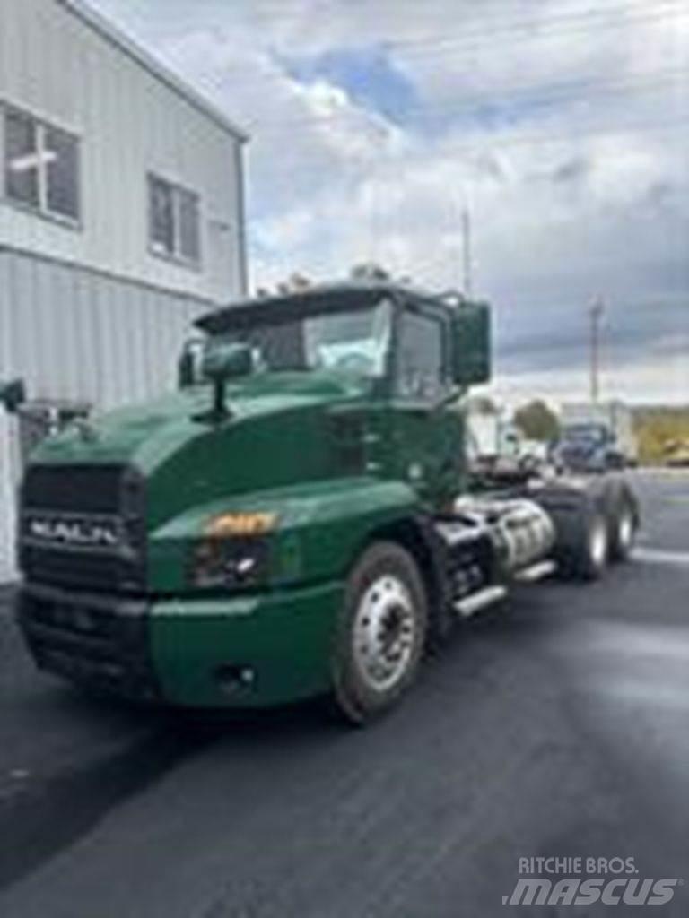 Mack AN64T Prime Movers