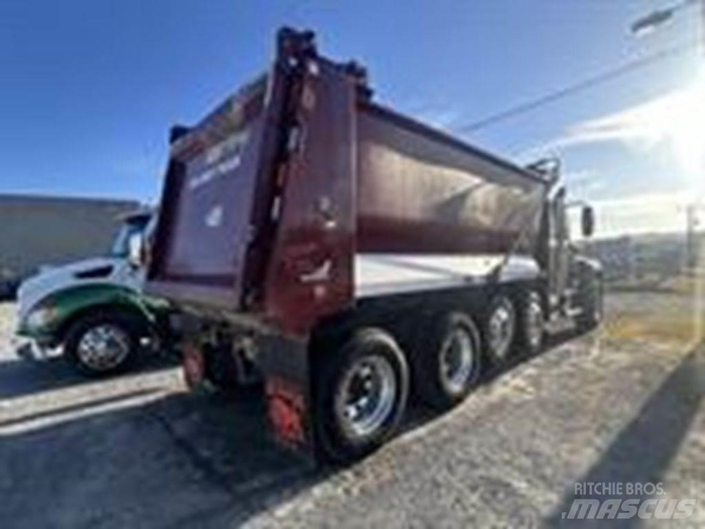 Mack GR104FR Tipper trucks