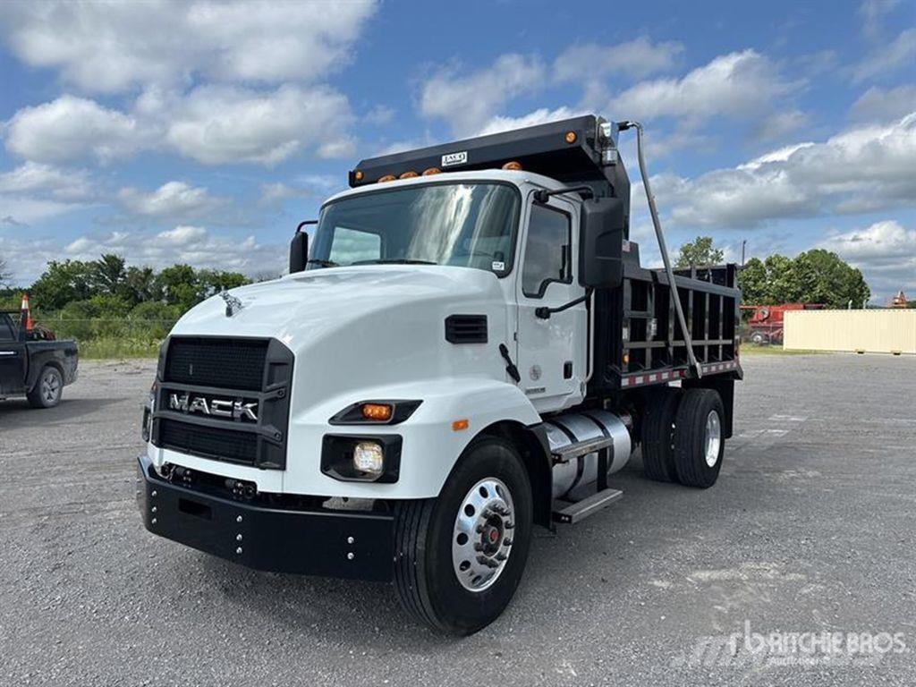 Mack MD6 Tipper trucks