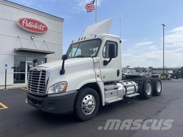Freightliner CASCADIA 116 Prime Movers