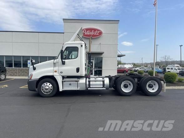 Freightliner CASCADIA 116 Prime Movers