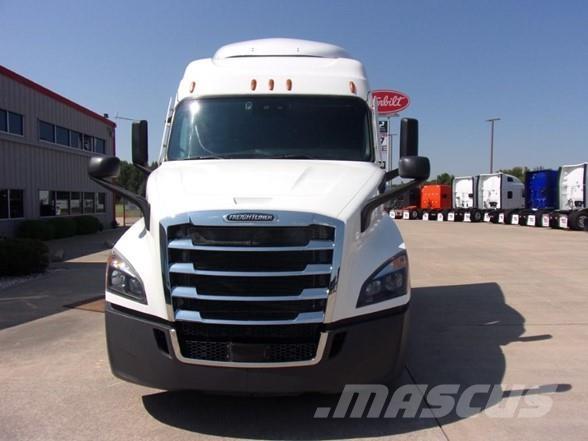 Freightliner CASCADIA 116 Prime Movers