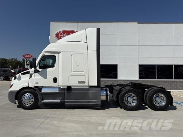Freightliner CASCADIA 116 Prime Movers