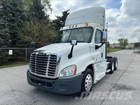 Freightliner CASCADIA 125 Prime Movers