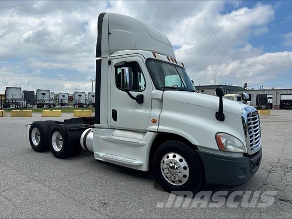 Freightliner CASCADIA 125 Prime Movers
