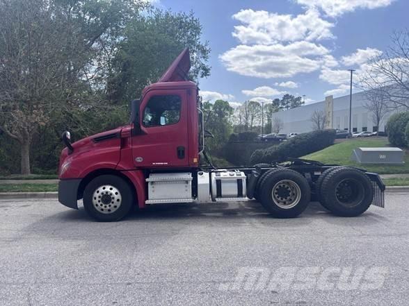 Freightliner CASCADIA 126 Prime Movers