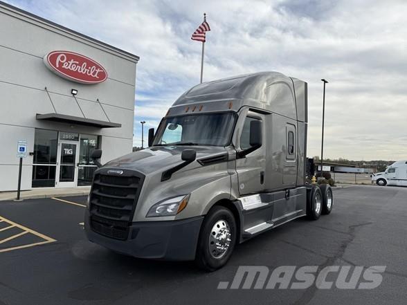 Freightliner CASCADIA 126 Prime Movers