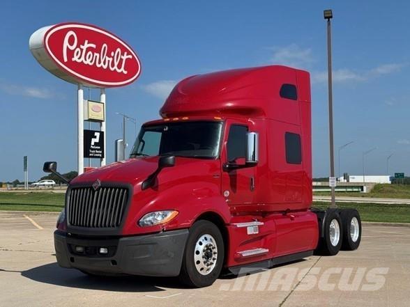 International LT Prime Movers