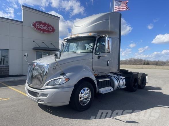 International PROSTAR Prime Movers