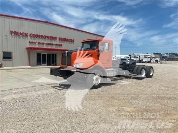 Kenworth T400 Chassis Cab trucks