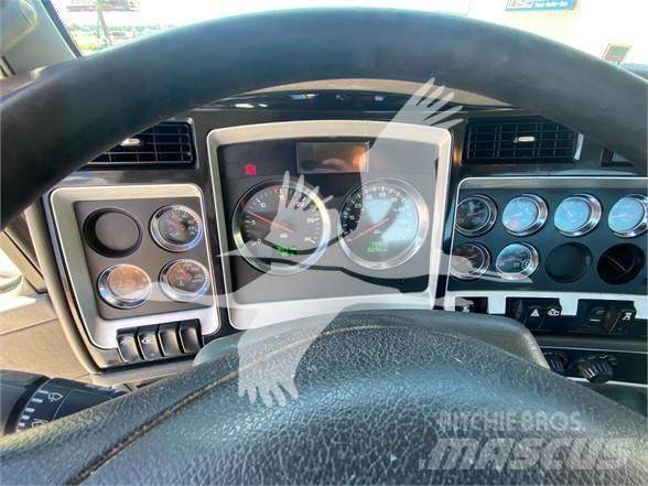 Kenworth T400 Chassis Cab trucks